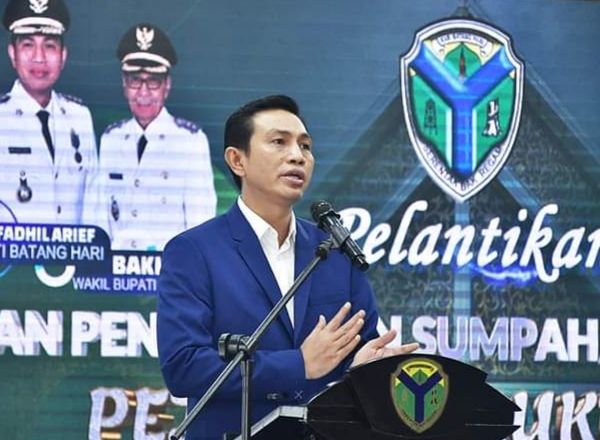 Bupati Batanghari, Muhammad Fadhil Arief, SE....