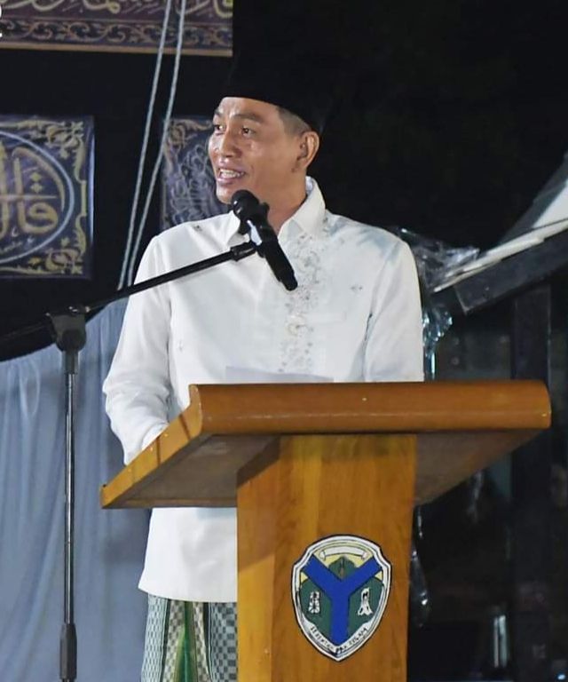 Bupati Batanghari, Muhammad Fadhil Arief, SE...