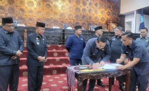  Bupati H M Syukur dan Pimpinan Dewan Sepakat, Tandatangani Perubahan KUA dan PPAS T.A 2025