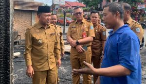  Wabup H A Khafid Jenguk dan Santuni Keluarga Korban Kebakaran
