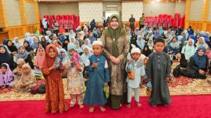 Bunda PAUD Tanjab Barat Hj. Fadhilah Sadat Berbagi dan Buka Puasa Bersama Anak Yatim dan Guru PAUD