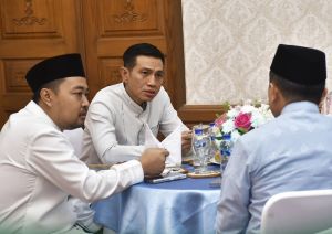  Ketua DPRD Batang Hari Hadiri Open House dan Halal Bi Halal Idul Fitri 1447 H di Pendopo Rumdis Gub