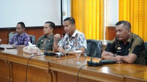  Sekwan M Ali Pimpin Rapat Evaluasi Kinerja Sekretariat DPRD Batang Hari 