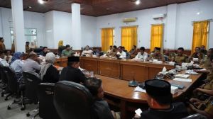 Pimpinan dan Anggota DPRD Batang Hari Gelar RDP Lintas Komisi 
