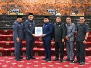 LKPJ Bupati 2025 Diwarnai Catatan, Bupati M. Syukur: Ini Bahan Evaluasi Pembangunan  