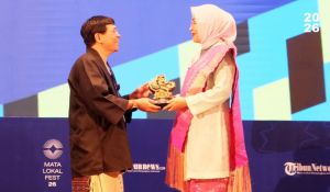  Zulva Fadhil Terima Penghargaan Best Stewardship in Responsive Community Services