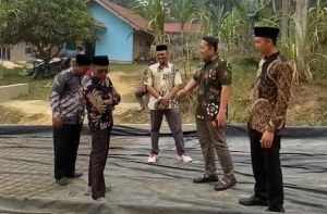 Warga dan Anggota Dewan Apresiasi Bupati M. Syukur Atas Pembangunan Jalan Mampun Baru – Pulau Tujuh