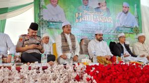 Hadiri Haul Akbar Syekh Abdul Qodir Al Jailani, Anwar Sadat Panjatkan Doa untuk Jambi Bebas Karhutla